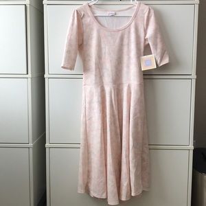 Woman’s LulaRoe Nicole dress